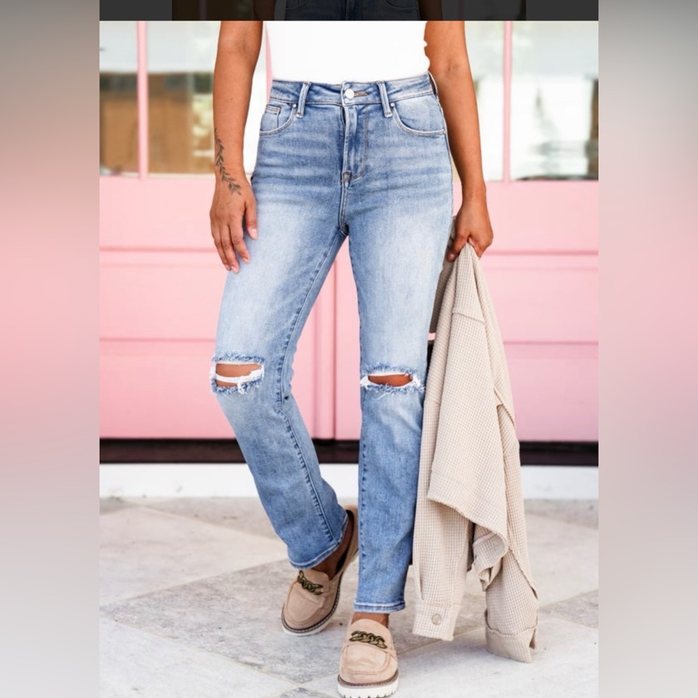 New Risen Trophy Wife High Rise Medium
Wash Ankle Slim Straight Leg